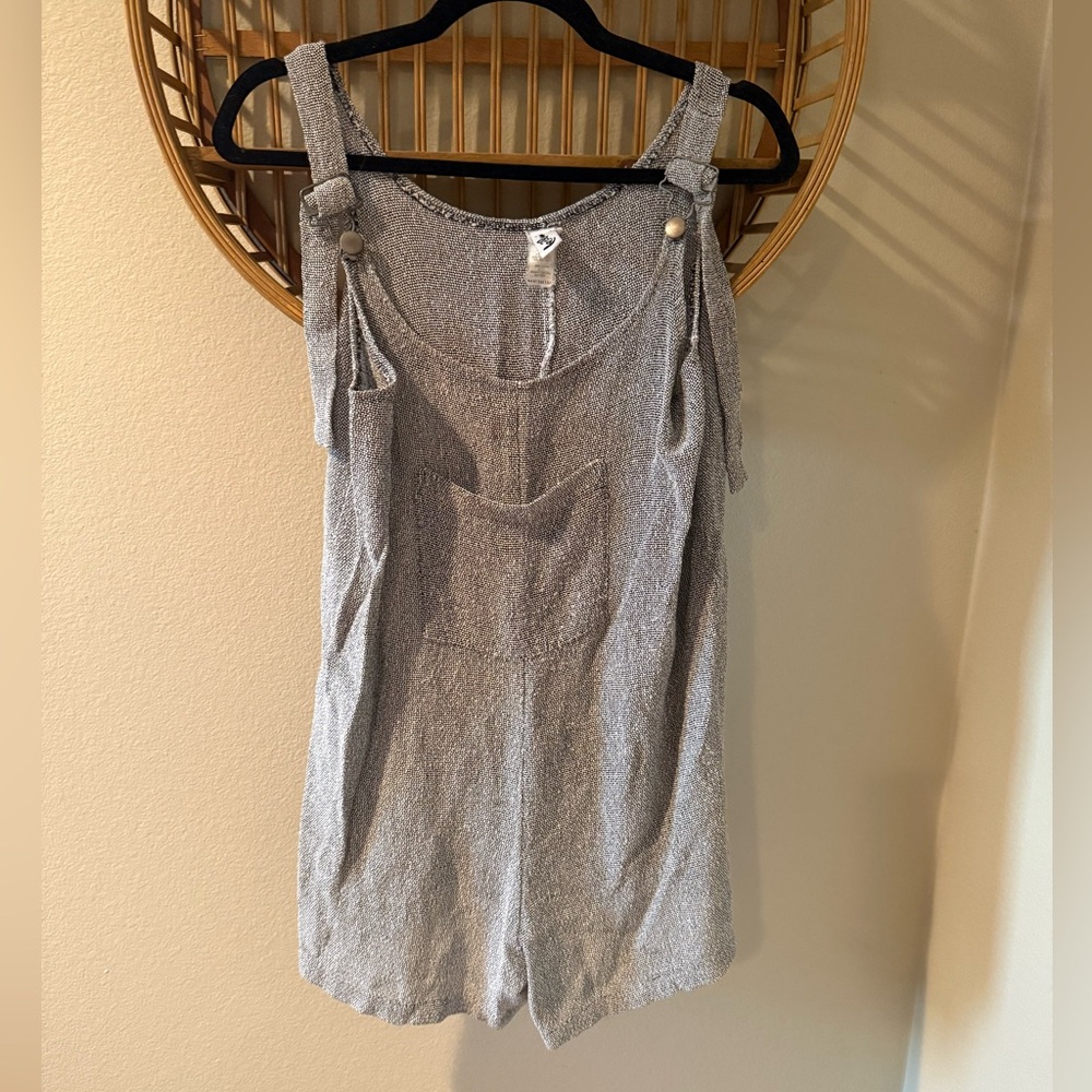 Cutest VINTAGE Shortalls/Overalls 🖤🤍